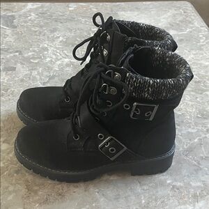 Cliffs Black Ankle Boots with Knit Trim